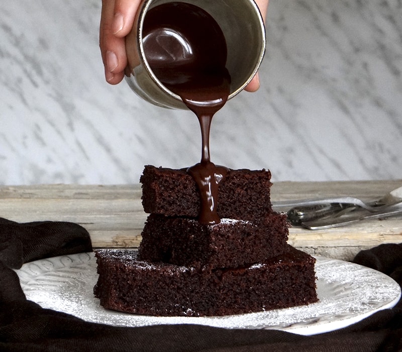 Brownie de chocolate esponjoso ¡Irresistible! / Recetas Por4Pavos