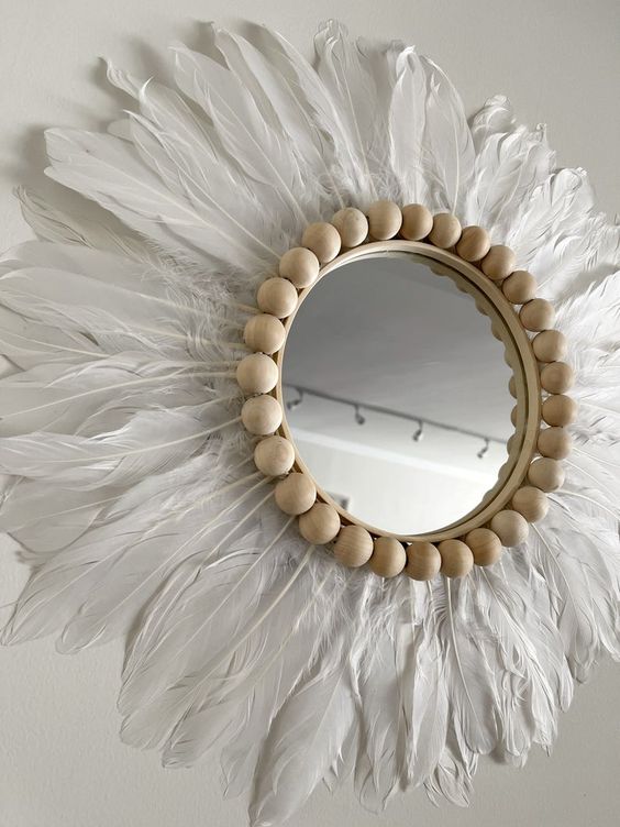 Ideas de espejos DIY con plumas
